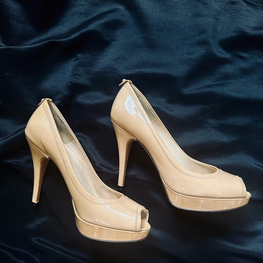 Stuart Weitzman Glossy Patent Leather Beige Peep-Toe High Heels